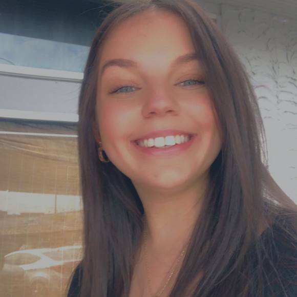 Meet your Posher, Michaella - Picture 1 of 1